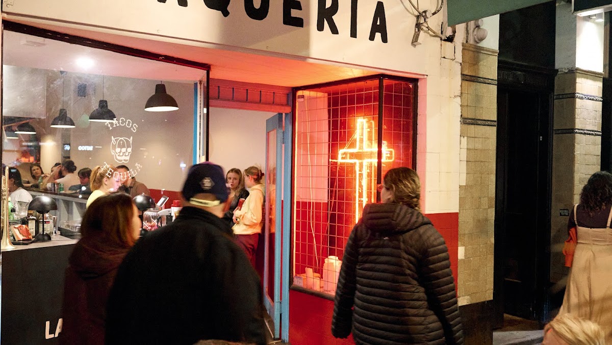 Lady T - Tatiana Bar